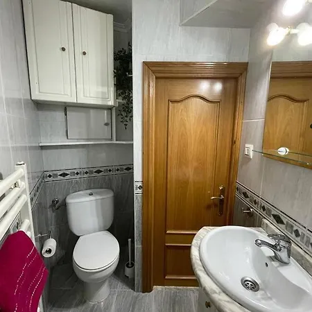 شقة Oviedo. Apartamento Sencillo, Luminoso Y Acogedor. *