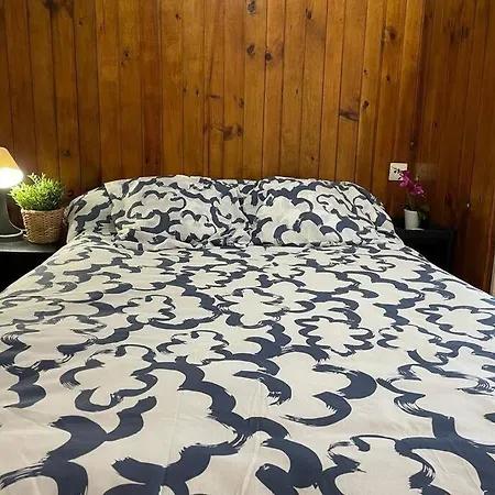 Oviedo. Apartamento Sencillo, Luminoso Y Acogedor. شقة *