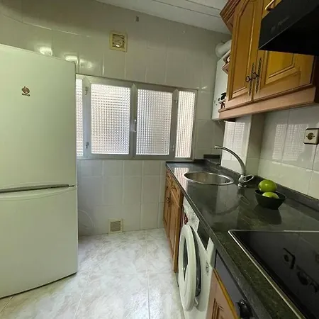 شقة Oviedo. Apartamento Sencillo, Luminoso Y Acogedor. اوفيدو