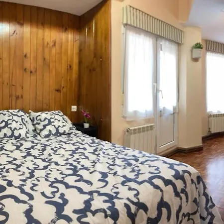 شقة Oviedo. Apartamento Sencillo, Luminoso Y Acogedor.